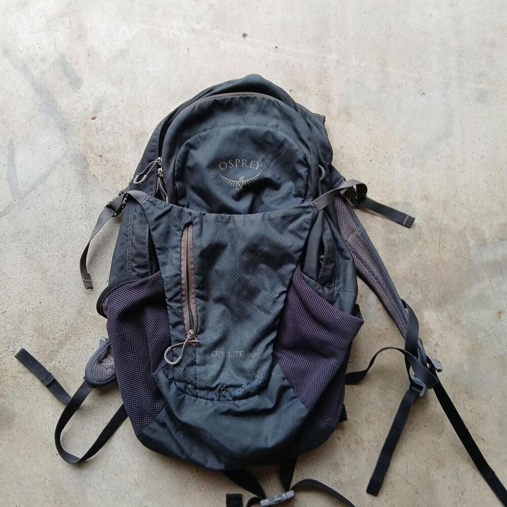 Osprey Black and Navy Camping-hiking